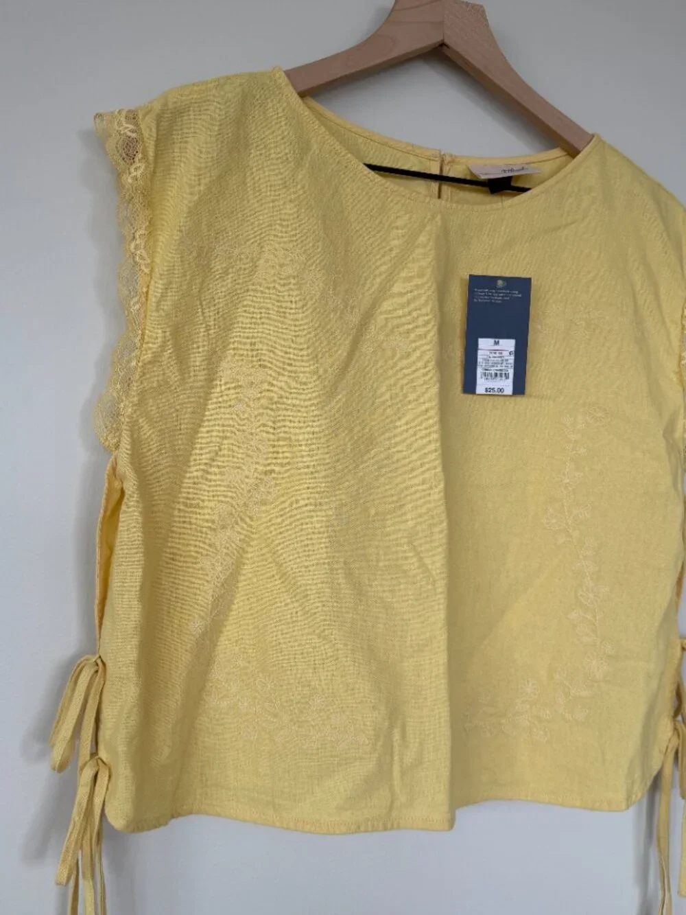 Universal Thread Embroidered Tie Top NWT size M - Picture 2 of 5